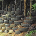 Reinforced wall constructed entirely of used car tyres and soil in St. Georges Grenada / fishafoto - flickr Creative Commons