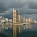 HAT Kobe -- Happy Active Town Kobe, constructed to house people left homeless by the 1995 Great Hanshin earthquake / Jamie Barras - Flickr Creative Commons